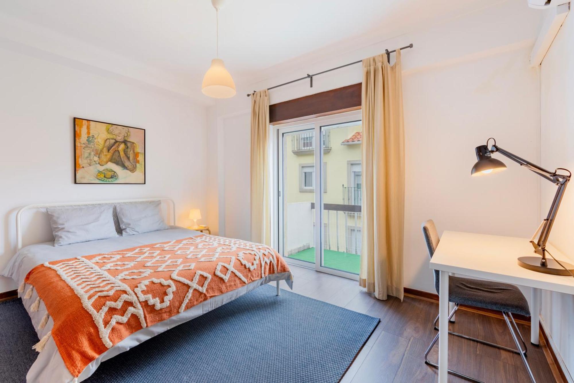 Cosy Remodeled Apartment In The City Center Fundao Exterior photo